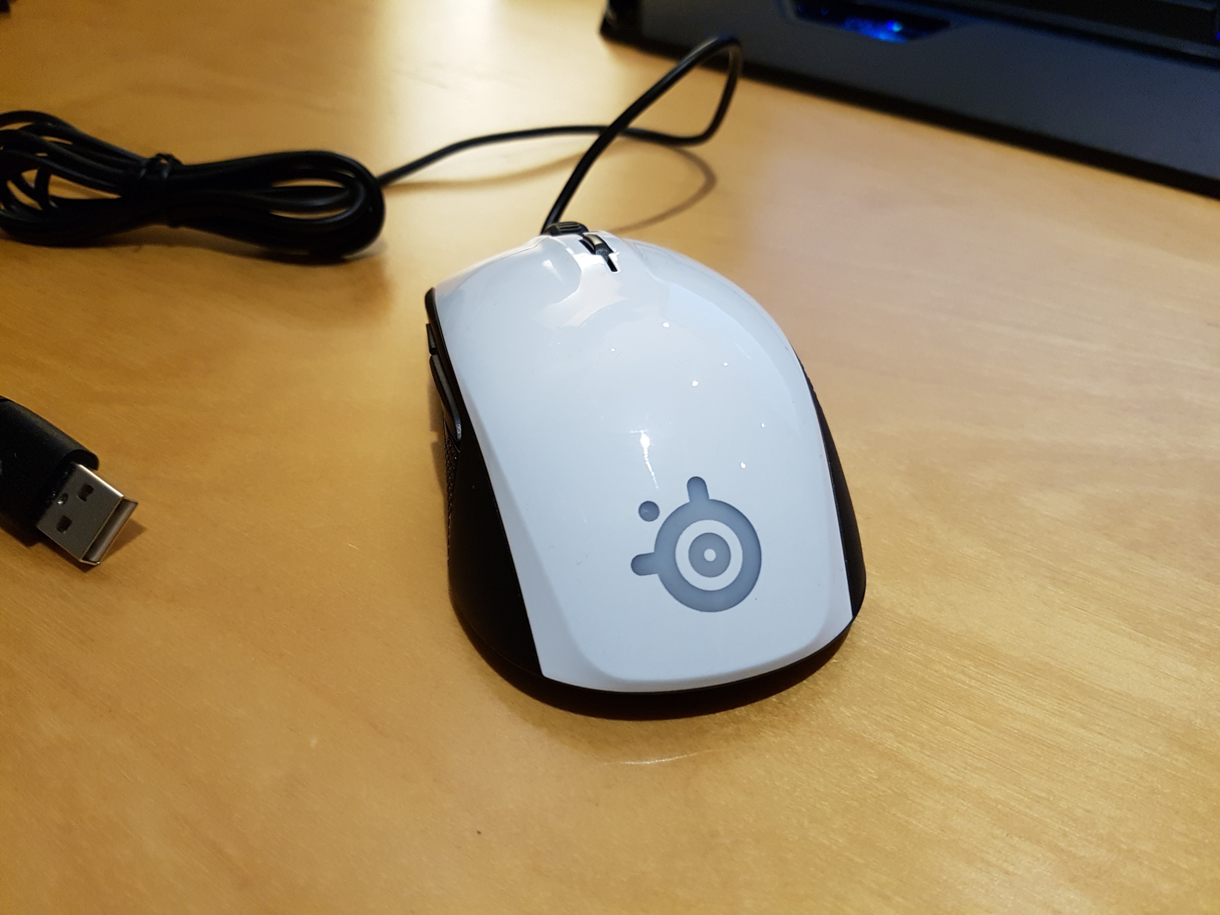 SteelSeries 100 gaming mouse review :: jamiebalfour.scot